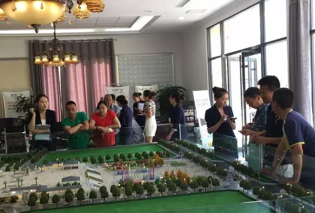 福利來(lái)啦！階州廣場(chǎng)很！熱！鬧！