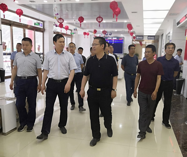 隴南市委常委、組織部部長楊郃調(diào)研指導(dǎo)市龍江城鄉(xiāng)發(fā)展集團公司黨建工作