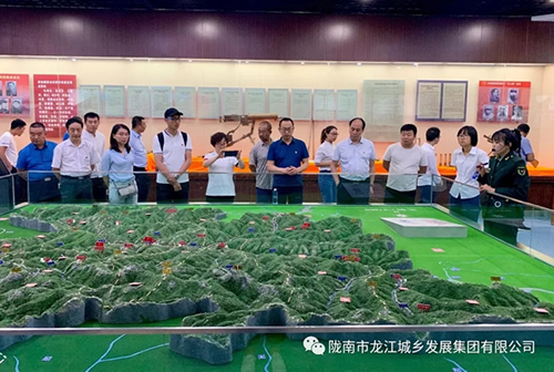 市龍江城鄉(xiāng)發(fā)展集團(tuán)黨委開展“不忘初心、牢記使命”紀(jì)念建黨98周年主題黨日活動(dòng)