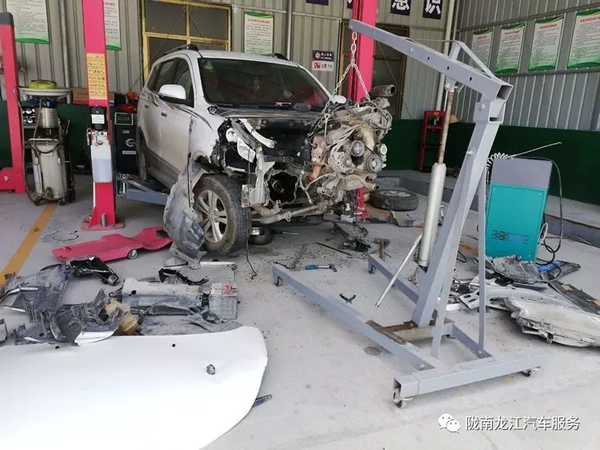 金錘鈑金，銀槍噴漆！龍江汽修值得信賴！