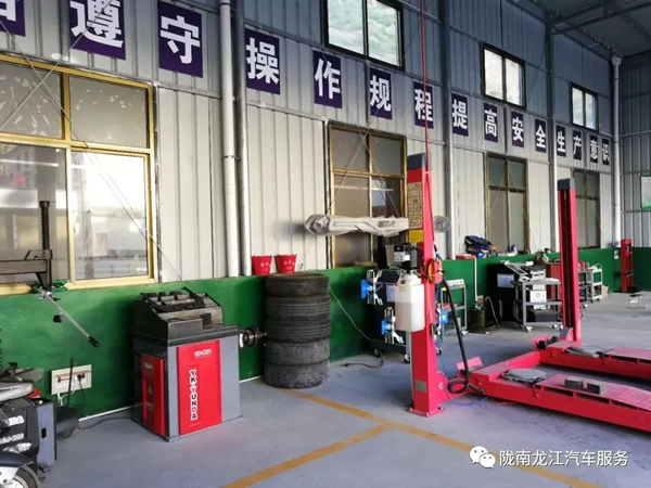 金錘鈑金，銀槍噴漆！龍江汽修值得信賴！