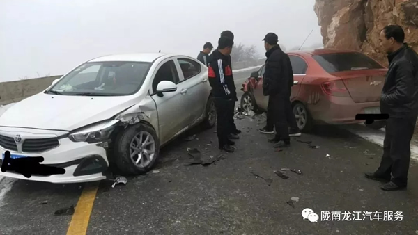 金錘鈑金，銀槍噴漆！龍江汽修值得信賴！