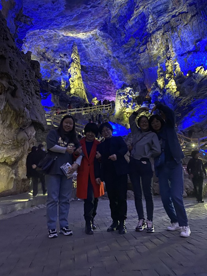 擁抱春天，不負春光——市龍江集團歡慶“三?八”國際勞動婦女節(jié)